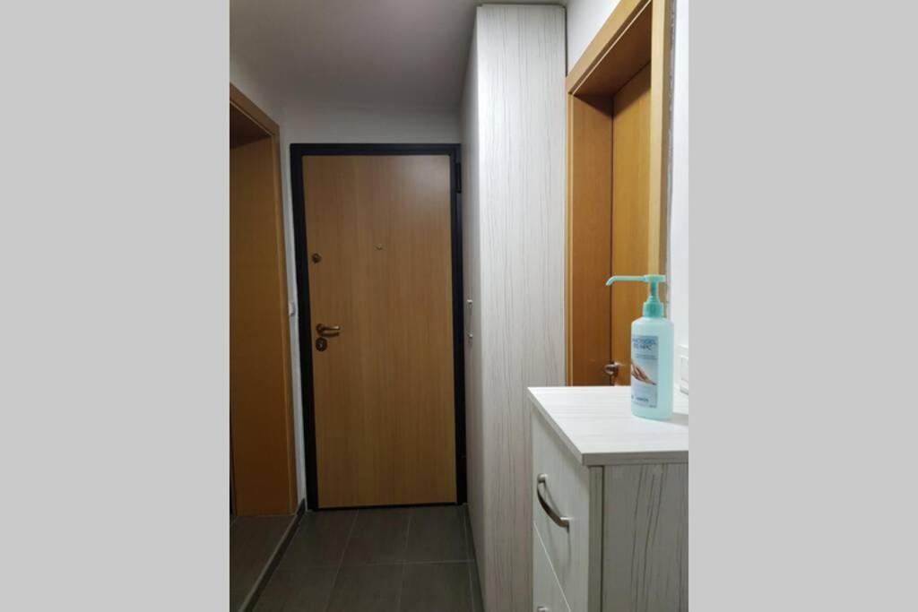 Apartman Sa Garazom I Internetom SJJ Exterior photo