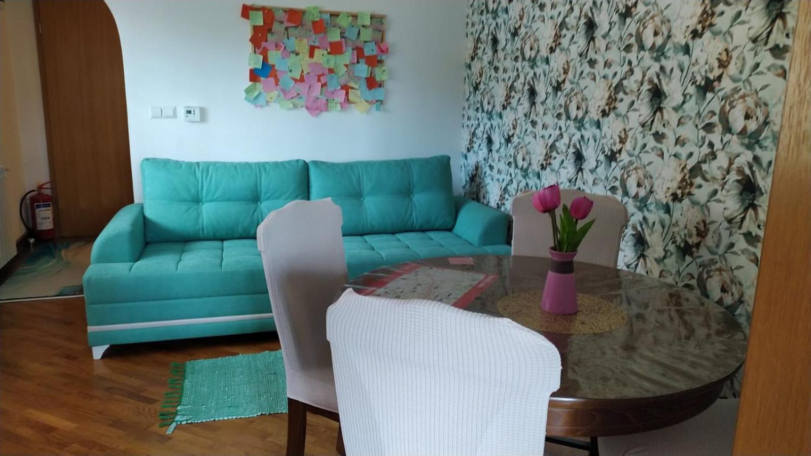 Apartman Sa Garazom I Internetom SJJ Exterior photo